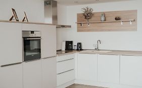 Ferienwohnung Panoramablick mit Hallenbad Berg und Seesicht